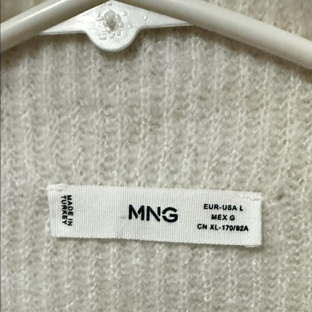 MNG Mock Neck Cream Sweater Sz‎ L